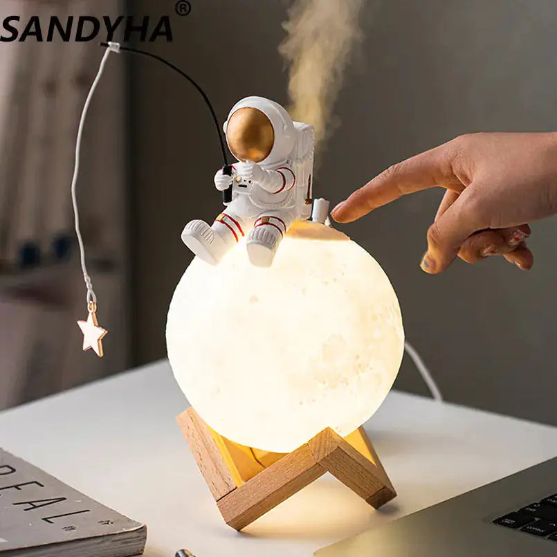 Astronaut Desk Lamp - DISCOVERIES DEPOT