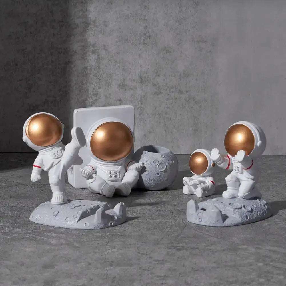 Astronaut Shape Phone Holder - DISCOVERIES DEPOT